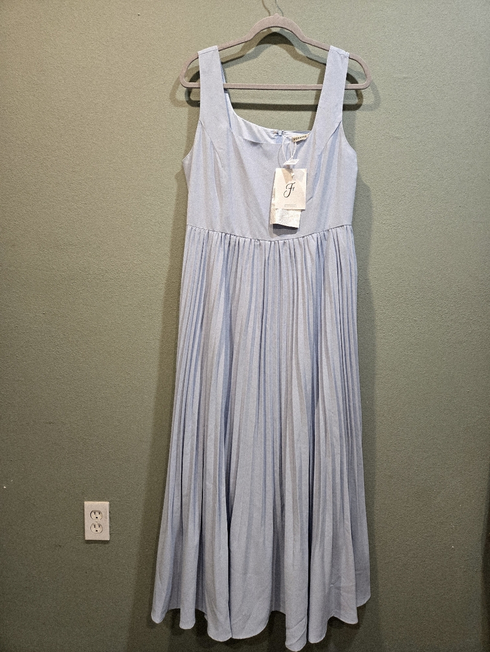 NWT FEHAUTE Long, Lavander Pleated A-line Sleeveless Dress Size US12